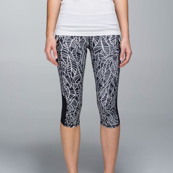 Lululemon Run A Marathon Crop II Pretty Palm Black Angel Wing / Black - Picture 2 of 8